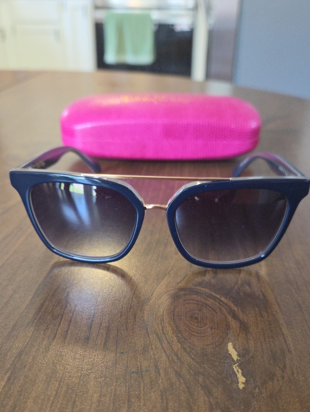 Lilly Pulitzer Navy Sunglasses With Pink Case
